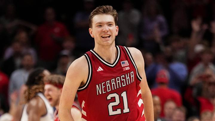 Nebraska Cornhuskers forward Pryce Sandfort (21) celebrates at the T-Mobile Center in Kansas City, Mo.