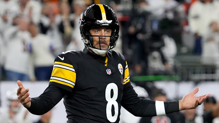 Aaron Rodgers QB Pittsburgh Steelers  Aaron Rodgers QB Pittsburgh Steelers