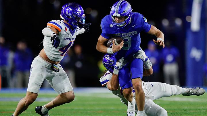 Boise State Broncos linebacker Boen Phelps (left). Boise State Broncos linebacker Boen Phelps (left).