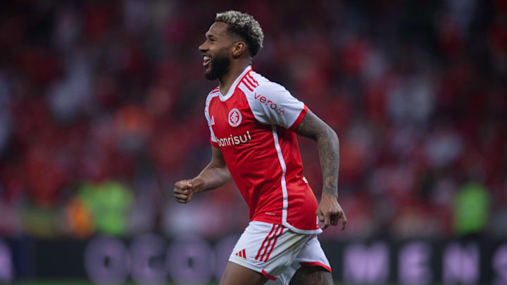 Atleta tem 50% dos direitos vinculados ao Colorado