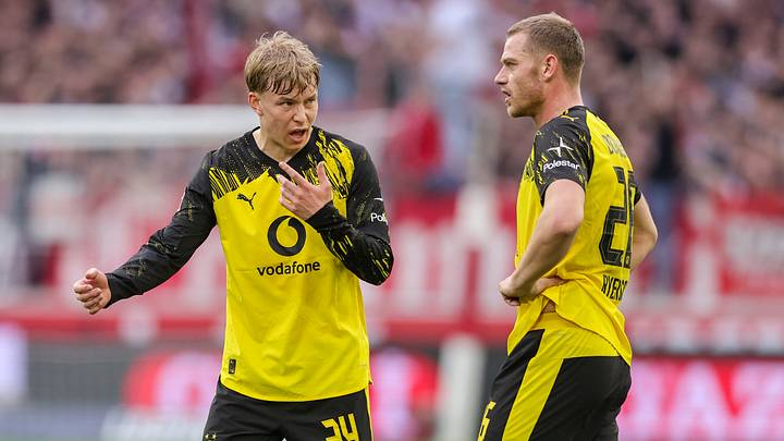 VfB Stuttgart v Borussia Dortmund - Bundesliga