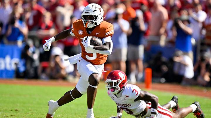 Texas Longhorns running back Quintrevion Wisner (5)
