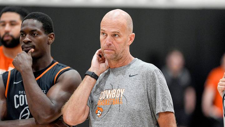 Head coach Steve Lutz. Head coach Steve Lutz.