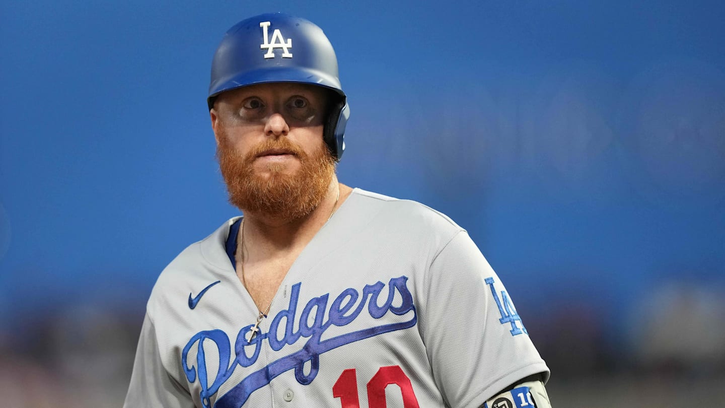 Justin Turner Reacts to Death of Dodgers All-Star, World Series Champion
