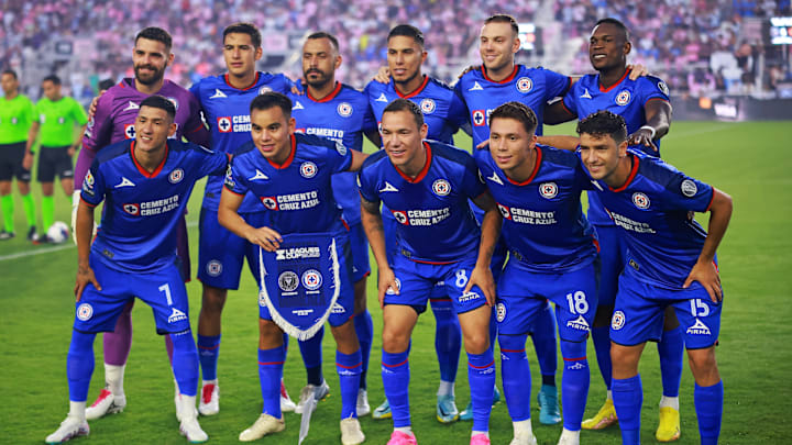 Equipo de Cruz Azul previo a un partido.