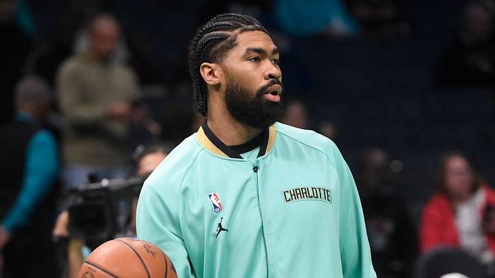 Charlotte Hornets center Nick Richards (4) warms up before the game against the Chicago Bulls at the Spectrum Center. 