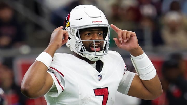 Dec 14, 2025; Houston, Texas, USA; Arizona Cardinals quarterback Jacoby Brissett (7) calls an audible against the Houston Texans in the third quarter at NRG Stadium. Mandatory Credit: Thomas Shea-Imagn Images Dec 14, 2025; Houston, Texas, USA; Arizona Cardinals quarterback Jacoby Brissett (7) calls an audible against the Houston Texans in the third quarter at NRG Stadium. Mandatory Credit: Thomas Shea-Imagn Images