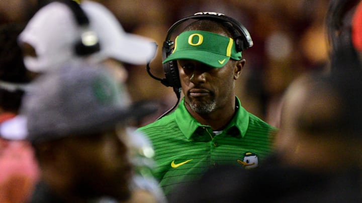 Sep 23, 2017; Tempe, AZ, USA; Oregon Ducks head coach Willie Taggart looks on during the second half.