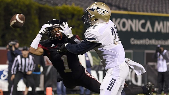 Centennial Huskies wide receiver is unable to make a catch defended by St. John Bosco Braves cornerback