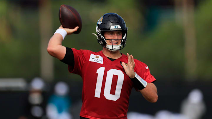 Jacksonville Jaguars quarterback Mac Jones (10) passes the ball during the third day of an NFL football training camp practice Friday, July 26, 2024 at EverBank Stadium’s Miller Electric Center in Jacksonville, Fla.