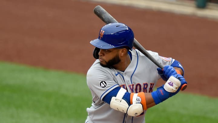 Robinson Canó tiene molestias en la espalda 