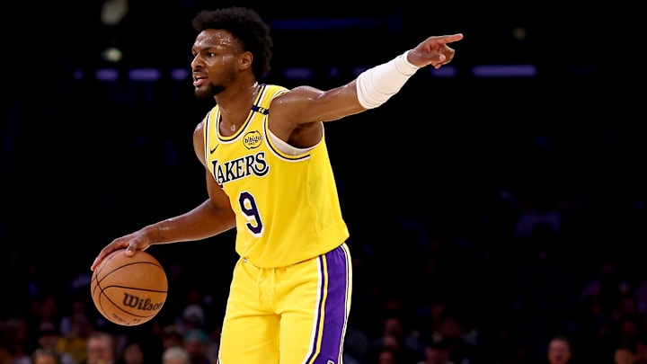 En poco tiempo de acción, Bronny James exhibió cosas importantes para los Lakers ante el Thunder