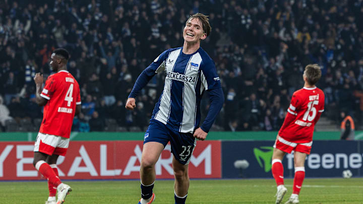 Kennet Eichhorn bejubelt seinen Pokal-Treffer gegen den FCK Kennet Eichhorn bejubelt seinen Pokal-Treffer gegen den FCK