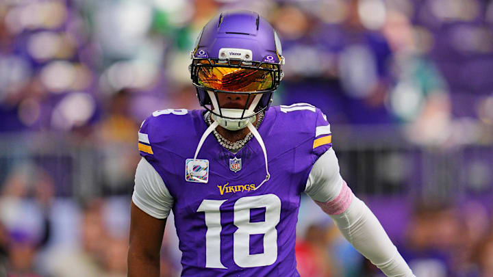 Oct 19, 2025; Minneapolis, Minnesota, USA; Minnesota Vikings wide receiver Justin Jefferson (18) warms up before the game against the Philadelphia Eagles at U.S. Bank Stadium. Oct 19, 2025; Minneapolis, Minnesota, USA; Minnesota Vikings wide receiver Justin Jefferson (18) warms up before the game against the Philadelphia Eagles at U.S. Bank Stadium.