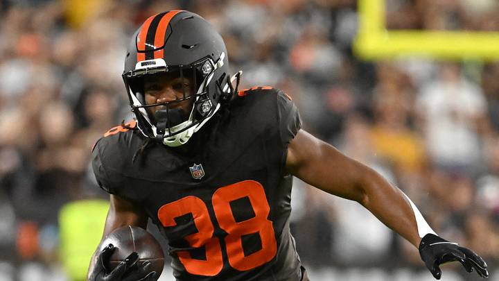 Cleveland Browns running back Jaleel McLaughlin (38) rushes the ball against the Pittsburgh Steelers in the first half at Huntington Bank Field. Mandatory Credit: Ken Blaze-Imagn Images Cleveland Browns running back Jaleel McLaughlin (38) rushes the ball against the Pittsburgh Steelers in the first half at Huntington Bank Field. Mandatory Credit: Ken Blaze-Imagn Images