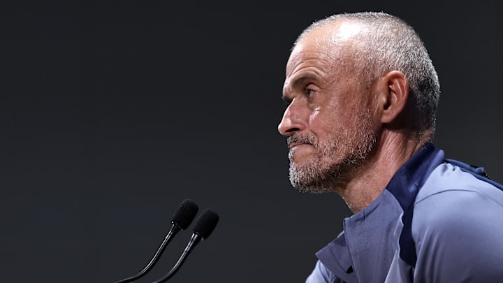 FBL-EUR-C1-PSG-PRESSER