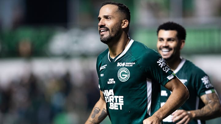 Coritiba lidera o Brasileirão Série B e tem mais de 99% de chances de acesso Coritiba lidera o Brasileirão Série B e tem mais de 99% de chances de acesso