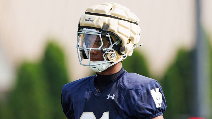 Notre Dame cornerback Karson Hobbs