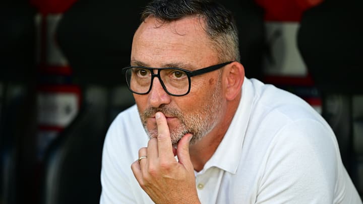 Le RC Lens s'est incliné face à un très bon PSG sur le score de 3 buts à 1. Le RC Lens s'est incliné face à un très bon PSG sur le score de 3 buts à 1.