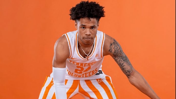 Tennessee Volunteers commit Troy Henderson on his official visit to Tennessee Tennessee Volunteers commit Troy Henderson on his official visit to Tennessee