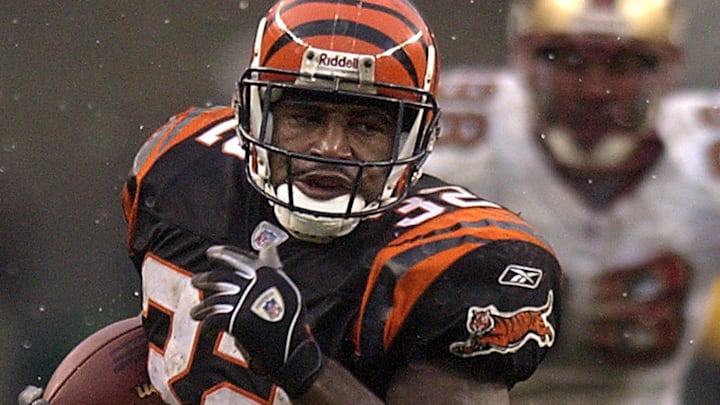 SUNDAY DECEMBER 14, 2003 BENGALS SPORTS The Cincinnati Bengals defeated theSan Fransisco 49ers 41-38 at Paul Brown Stadium. Rudi Johnson (32) rushed for 174 yards on 21 carries and two touchdowns in leading the Bengals offense. Cincinnati Enquirer/Michael E. Keating mek
No Title SUNDAY DECEMBER 14, 2003 BENGALS SPORTS The Cincinnati Bengals defeated theSan Fransisco 49ers 41-38 at Paul Brown Stadium. Rudi Johnson (32) rushed for 174 yards on 21 carries and two touchdowns in leading the Bengals offense. Cincinnati Enquirer/Michael E. Keating mek
No Title