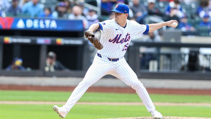 Mar 31, 2024; New York City, New York, USA; New York Mets relief pitcher Brooks Raley (25) pitches Mar 31, 2024; New York City, New York, USA; New York Mets relief pitcher Brooks Raley (25) pitches
