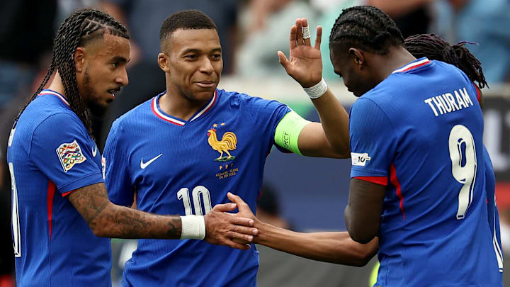 França volta a campo confiante após vencer a Alemanha