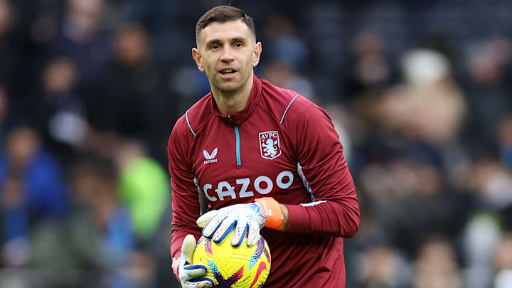 Martinez est de retour à Aston Villa après le Mondial