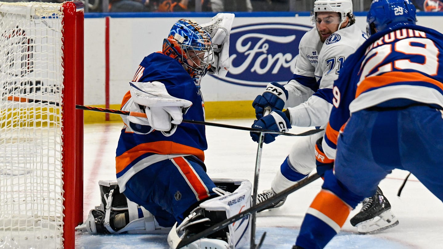 Sorokin steals game as Islanders pull out 3-2 SO victory over Lightning
