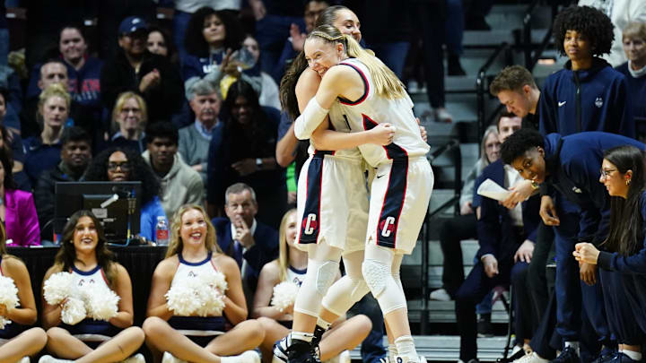 UConn, Paige Bueckers, Nika Muhl