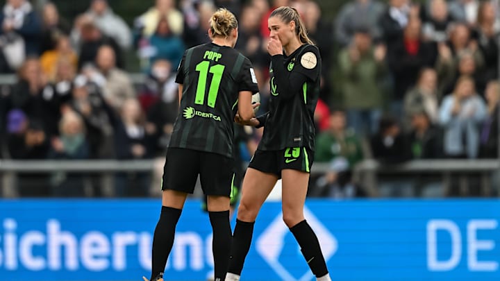 Alexandra Popp (links) gemeinsam mit Jule Brand.