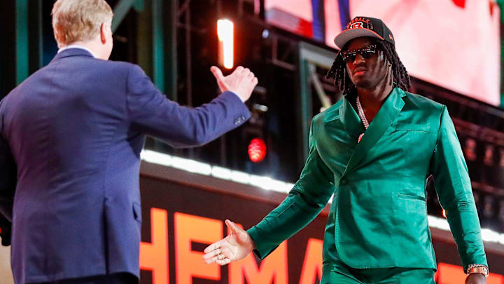 Edge rusher Shemar Stewart is greeted by NFL Commissioner Roger Goodell after being selected 17th overall by the Cincinnati Bengals during the first round of the 2025 NFL Draft on Thursday, April 24, 2025, at Lambeau Field in Green Bay, Wisconsin. The draft runs through April 26.
Tork Mason/USA TODAY NETWORK-Wisconsin