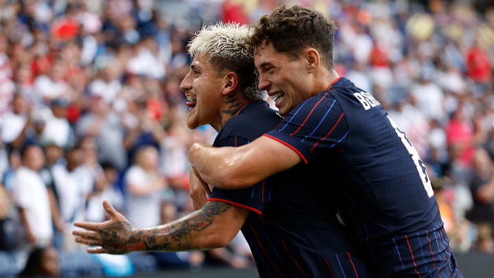 Diego Luna se convirtió en el Jugador del Partido con su doblete