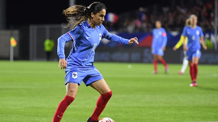 Amel Majri, défenseure de l'Équipe de France et de l'Olympique Lyonnais Amel Majri, défenseure de l'Équipe de France et de l'Olympique Lyonnais