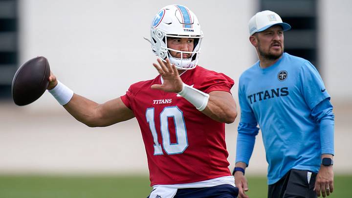 Tennessee Titans quarterback Mitchell Trubisky (10) throws the ball during OTAs at Vanderbilt Health Football Center in Nashville, Tenn., Thursday, June 11, 2026.