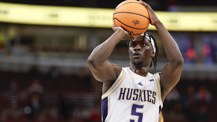 Mar 11, 2026; Chicago, IL, USA; Washington Huskies guard Zoom Diallo (5) shoots a free throw against the Southern California Trojans during the overtime at United Center. Mandatory Credit: Kamil Krzaczynski-Imagn Images Mar 11, 2026; Chicago, IL, USA; Washington Huskies guard Zoom Diallo (5) shoots a free throw against the Southern California Trojans during the overtime at United Center. Mandatory Credit: Kamil Krzaczynski-Imagn Images