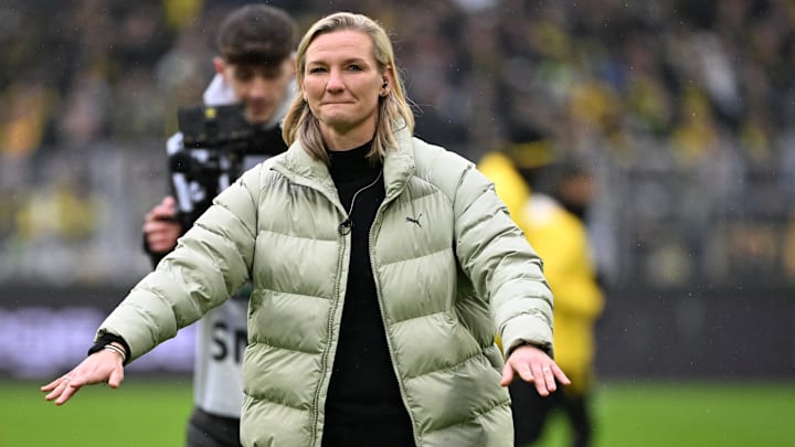 Alexandra Popp verkündete den Wechsel im Signal-Iduna-Park höchstselbst