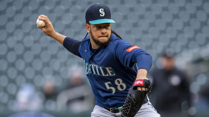 Apr 27, 2026; Minneapolis, Minnesota, USA; Seattle Mariners starting pitcher Luis Castillo (58) delivers a pitch against the Minnesota Twins in the first inning at Target Field. Mandatory Credit: Jesse Johnson-Imagn Images