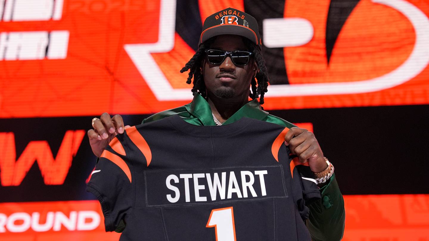 Shemar Stewart Focuses on NFL Amid Contract Dispute