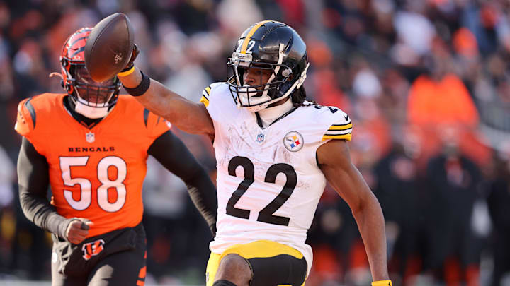 Dec 1, 2024; Cincinnati, Ohio, USA; Pittsburgh Steelers running back Najee Harris (22) runs in for the touchdown during the second quarter against the Cincinnati Bengals at Paycor Stadium. Dec 1, 2024; Cincinnati, Ohio, USA; Pittsburgh Steelers running back Najee Harris (22) runs in for the touchdown during the second quarter against the Cincinnati Bengals at Paycor Stadium.