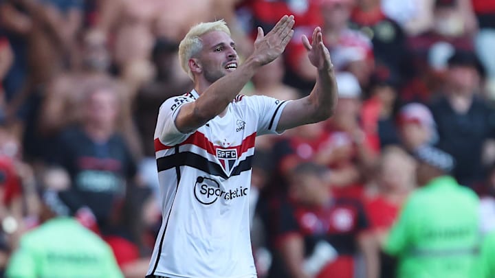 Atleta marcou os dois gols no clássico contra o Timão