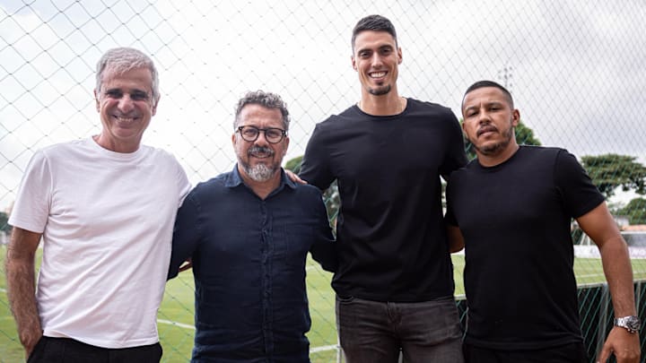Cléber Xavier e a nova comissão técnica do Santos