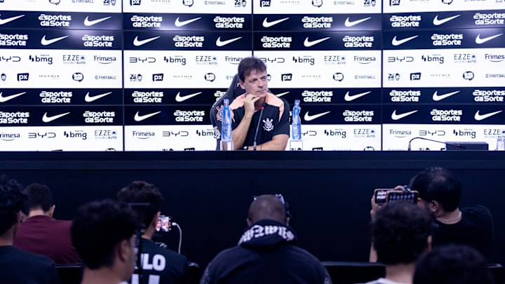 Fernando Diniz é o novo técnico do Corinthians