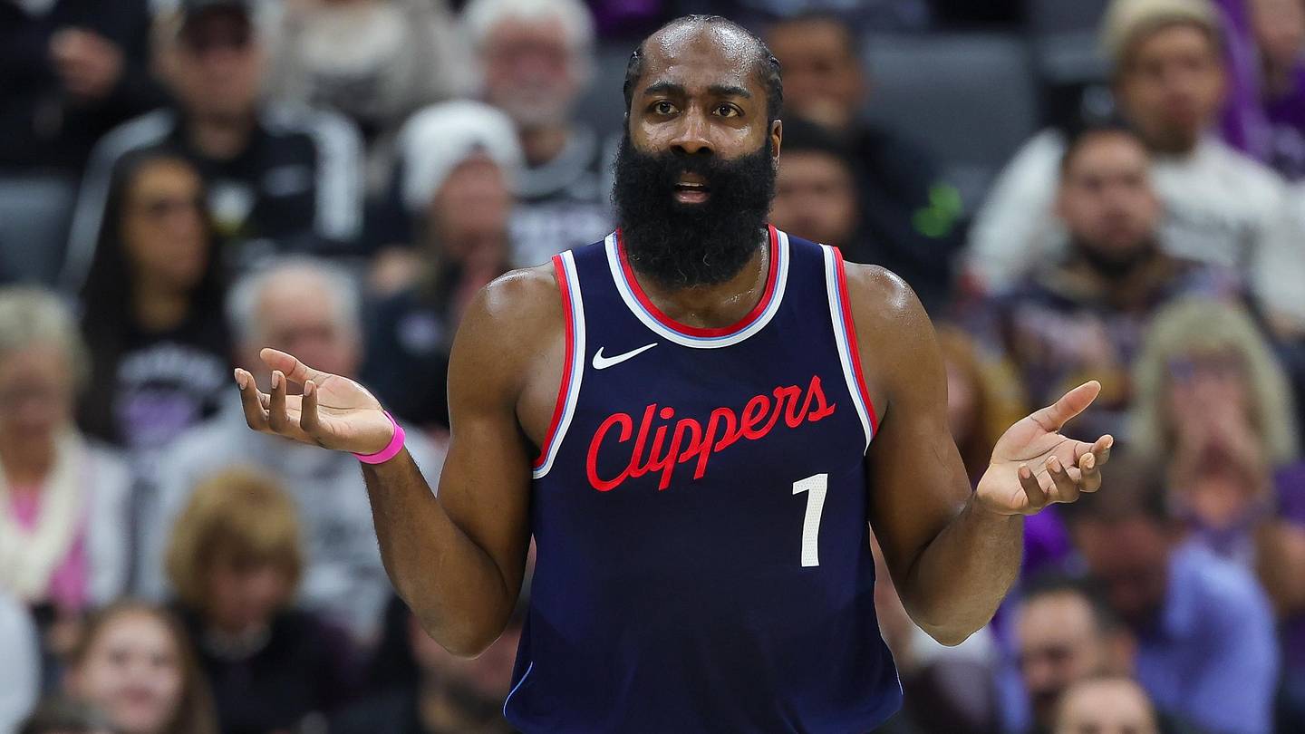 Heat Blitz Clippers with Record 24 Three-Pointers