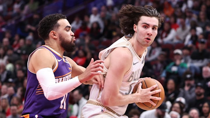 Phoenix Suns v Chicago Bulls