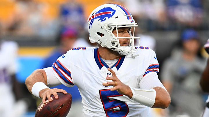 Buffalo Bills v Pittsburgh Steelers