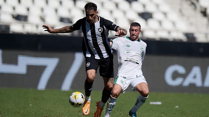 Lateral-direito se destaca pelos desarmes