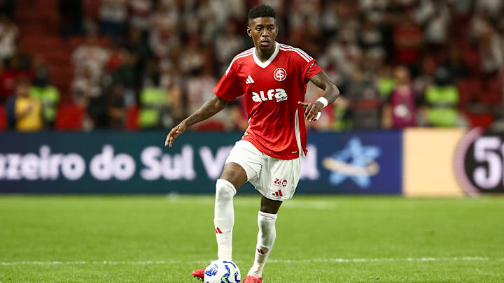 Zagueiro tem 25 anos de idade