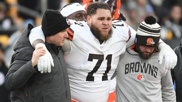 The perfect free agent is available if the Cleveland Browns want to replace Jedrick Wills. 