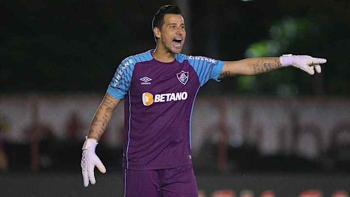 Fábio ou Marcos Felipe? Técnico desconversa sobre titularidade no gol do Tricolor das Laranjeiras